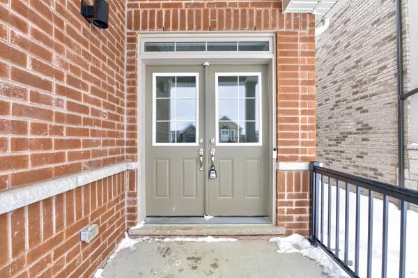 Caledon, ON L7E 1X6,28 Autumn Oak CT