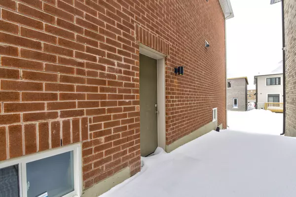 Caledon, ON L7E 1X6,28 Autumn Oak CT