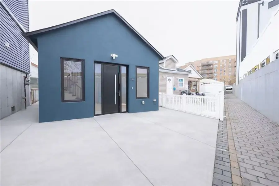 32 Lincoln TER, Brooklyn, NY 11235