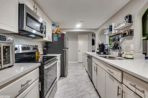 552 E Avenue J #D, Grand Prairie, TX 75050