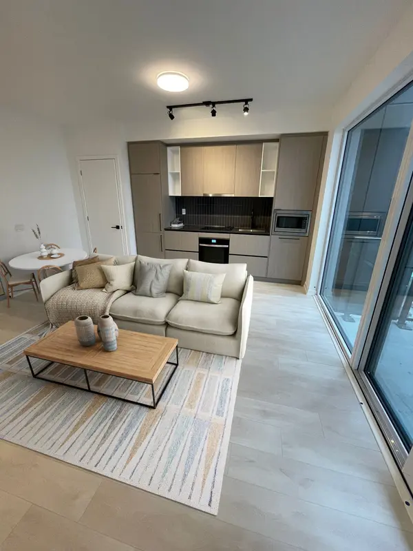 Toronto W02, ON M6H 0E3,1285 Dupont ST #1911