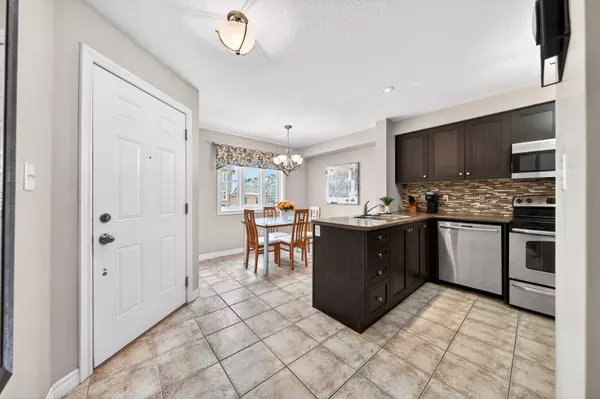 Guelph, ON N1E 0K4,15 Carere CRES #35A