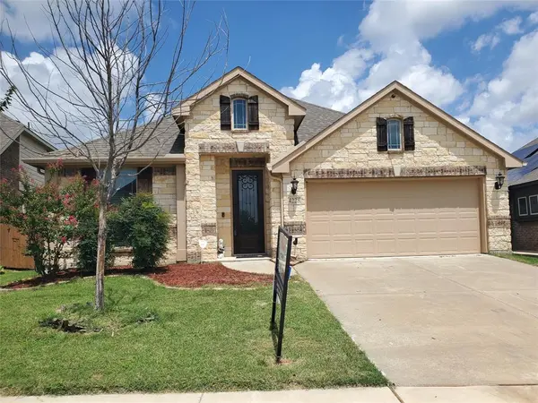 4228 Sweet Clover Lane, Fort Worth, TX 76036