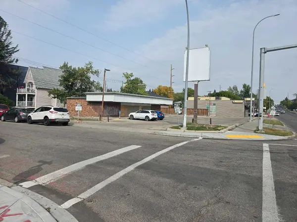 2903 Centre ST NW, Calgary, AB T2E 2V9