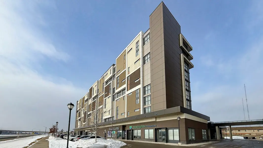 560 North service RD #607, Grimsby, ON L3M 0G1