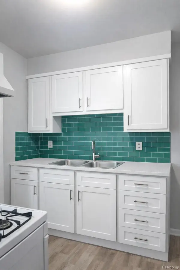 3462 Ewald CIR #8, Detroit, MI 48204