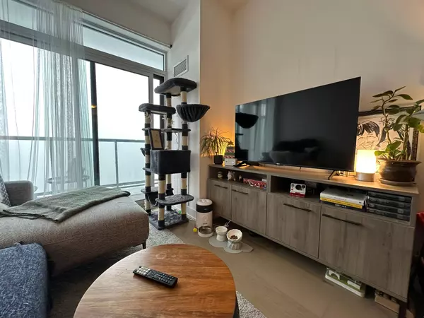 Toronto C15, ON M2K 0E9,7 Kenaston GDNS #320