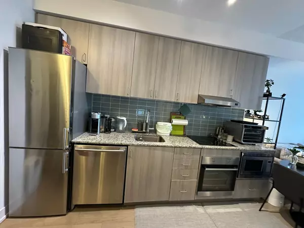 Toronto C15, ON M2K 0E9,7 Kenaston GDNS #320