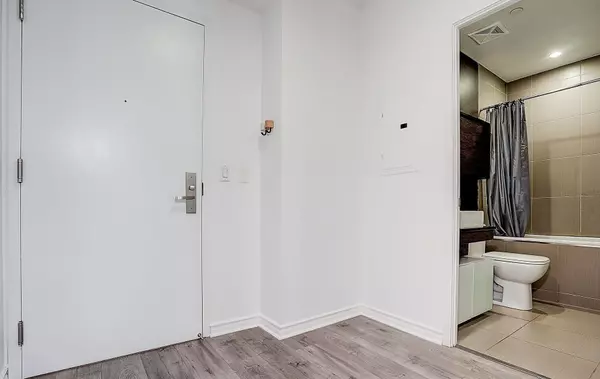 Toronto C01, ON M4Y 0A5,75 St Nicholas ST #307