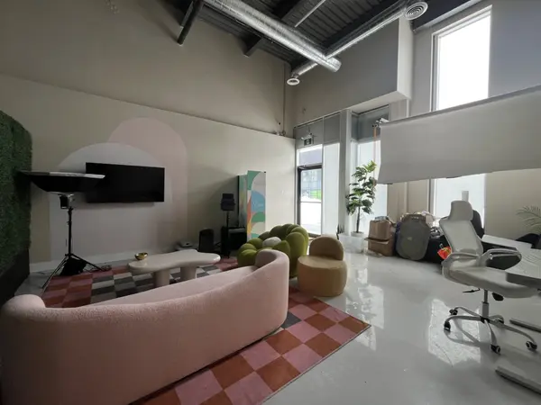 5260 Solar DR #12, Mississauga, ON L4W 5E1