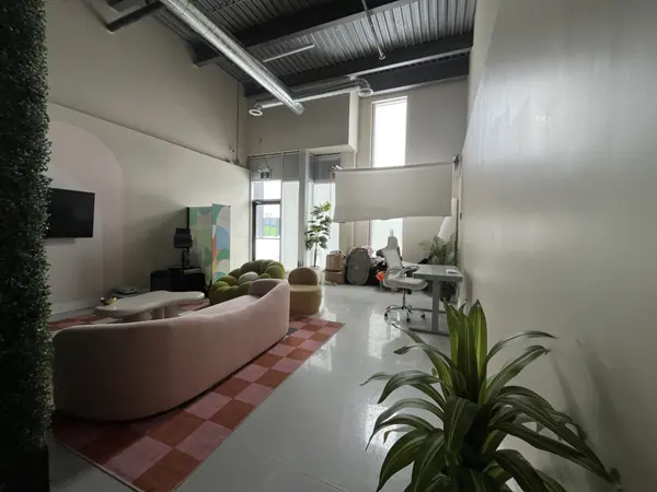 5260 Solar DR #12, Mississauga, ON L4W 5E1