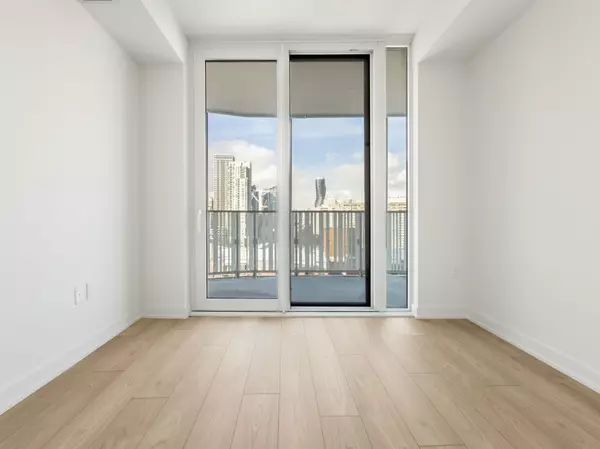 Mississauga, ON L5A 4C6,1 Fairview RD #1207