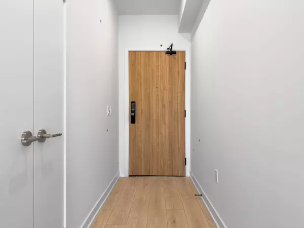 Mississauga, ON L5A 4C6,1 Fairview RD #1207