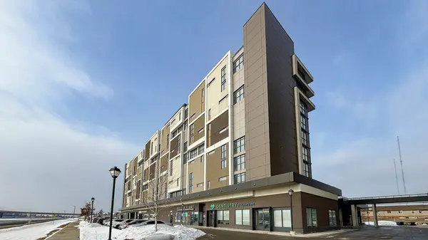 560 North service RD #607, Grimsby, ON L3M 0G1