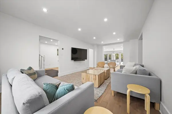 88 Range RD, Lower Town - Sandy Hill, ON K1N 8J5