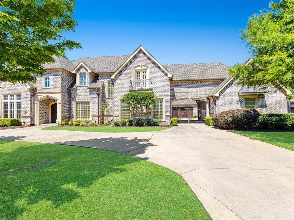 2965 S Sunbeck Circle, Farmers Branch, TX 75234