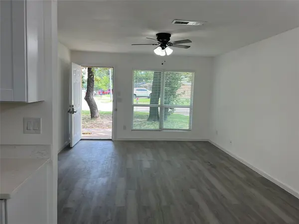 3221 Forestdale Lane, Balch Springs, TX 75180