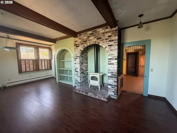 Coos Bay, OR 97420,573 S 12TH ST