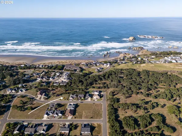 2674 LINCOLN AVE SW, Bandon, OR 97411