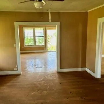 617 W Price Street, Floydada, TX 79235