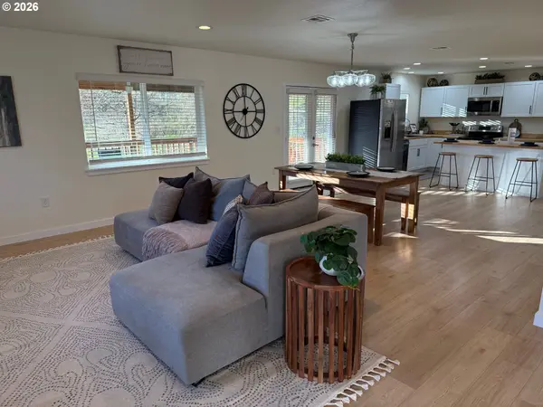 Sutherlin, OR 97479,575 CEDAR ST