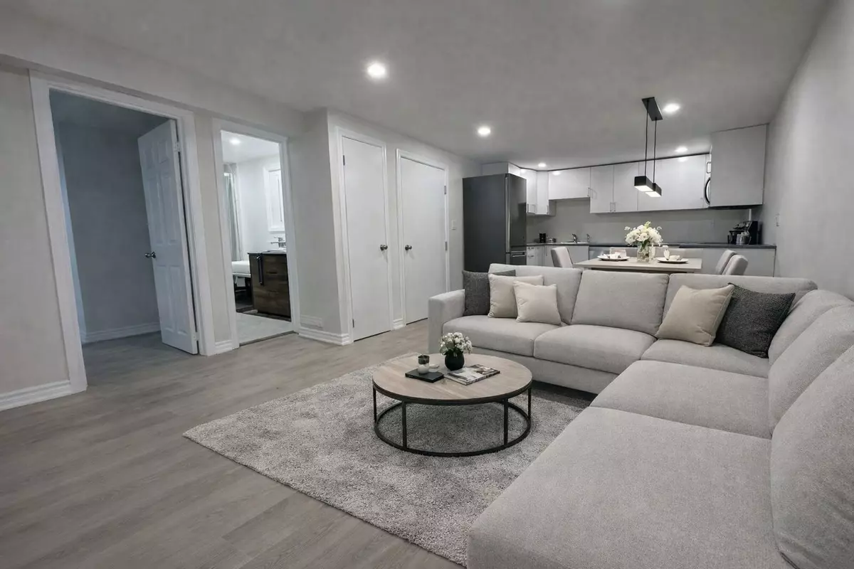 Aurora, ON L4G 2K5,52 Nisbet DR ##2BedBsmnt