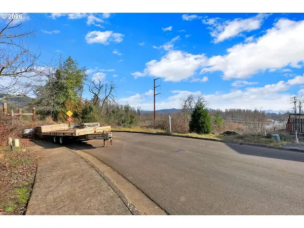 3767 Vitus LN, Springfield, OR 97477