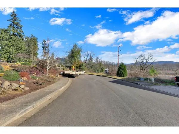 3767 Vitus LN, Springfield, OR 97477