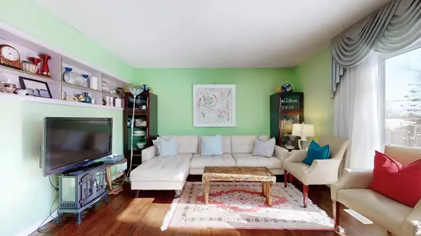 913 Brimorton DR, Toronto E09, ON M1G 2T8