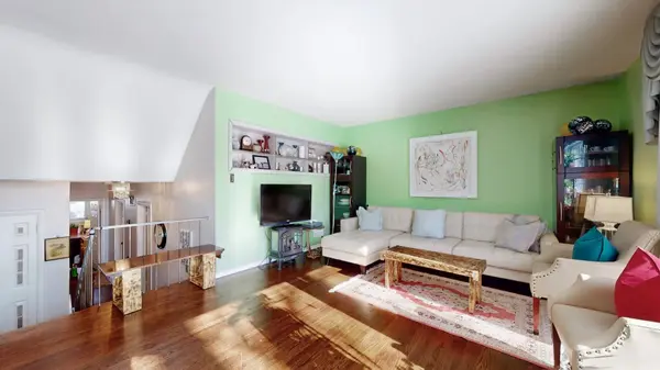 913 Brimorton DR, Toronto E09, ON M1G 2T8