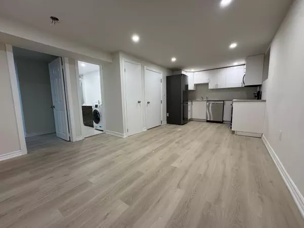 Aurora, ON L4G 2K5,52 Nisbet DR ##2BedBsmnt