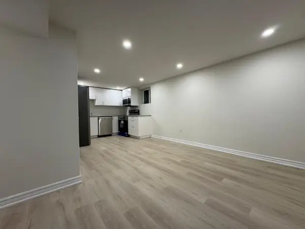 Aurora, ON L4G 2K5,52 Nisbet DR ##2BedBsmnt