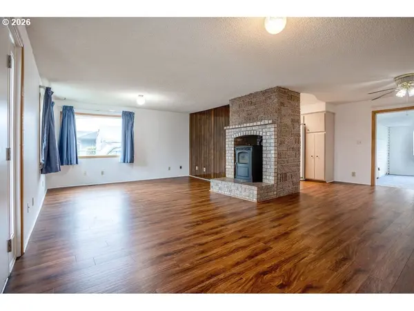 2209 42ND AVE, Longview, WA 98632