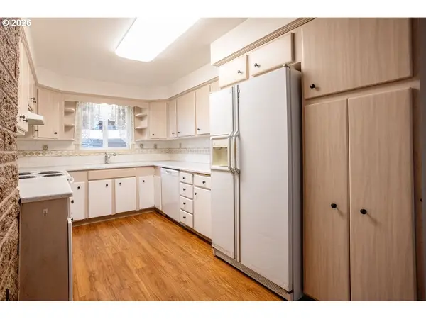 2209 42ND AVE, Longview, WA 98632