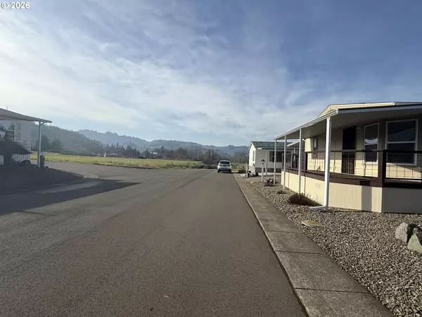 Roseburg, OR 97471,213 RIVER RIDGE AVE