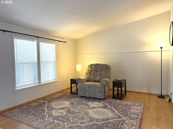 213 RIVER RIDGE AVE, Roseburg, OR 97471