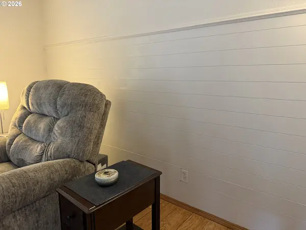 213 RIVER RIDGE AVE, Roseburg, OR 97471