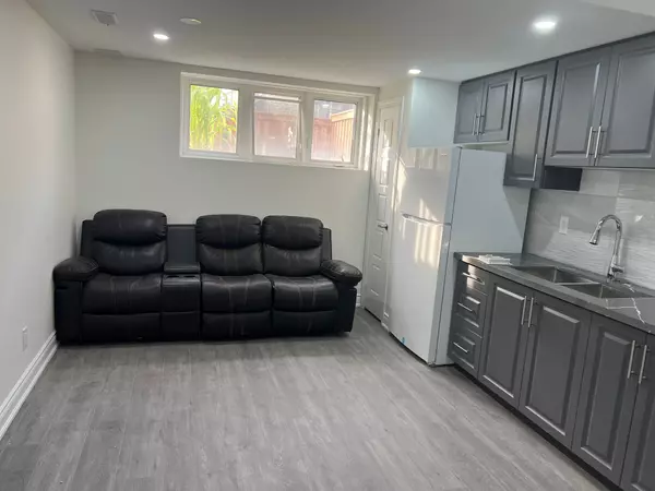 Milton, ON L9T 2X5,772 MAGNOLIA TER #BASEMENT