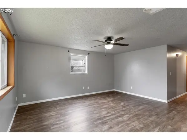 417 NE OAKEN HILLS DR, Willamina, OR 97396