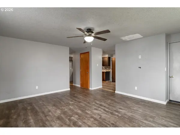 417 NE OAKEN HILLS DR, Willamina, OR 97396