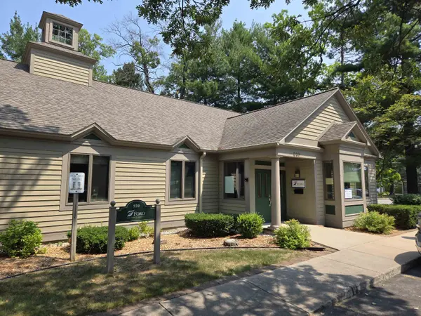 920 S Garfield AVE, Traverse City, MI 49686