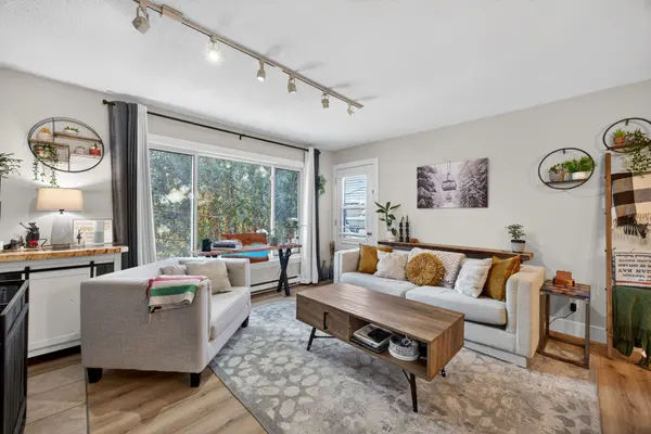 23 DAWSON DR #113, Collingwood, ON L9Y 5B4