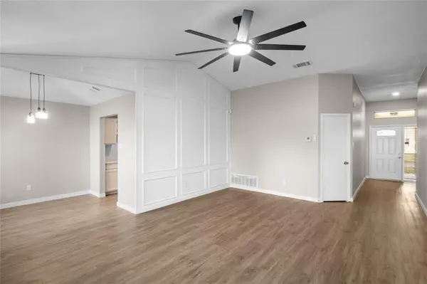 5711 Congressional Drive, Arlington, TX 76018