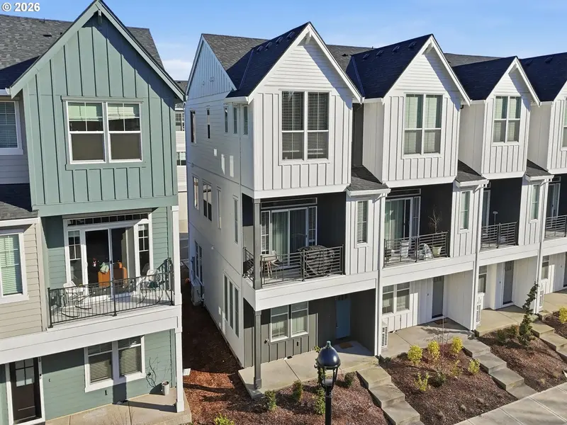 3382 SE BROOKWOOD AVE, Hillsboro, OR 97123