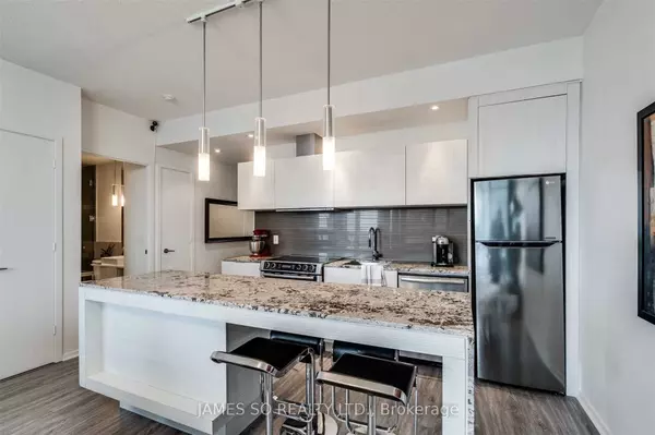 Toronto C01, ON M5V 0K4,8 Charlotte ST #1401