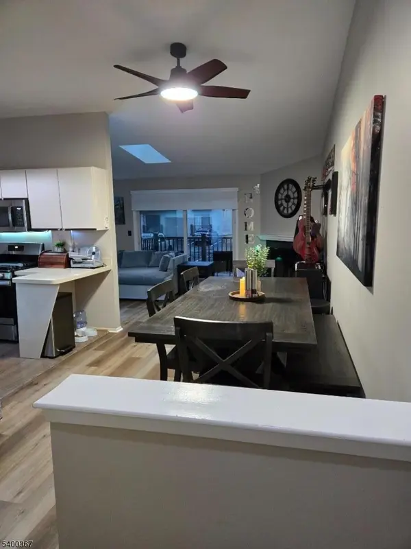 314 Spruce Hills Dr, Glen Gardner Boro, NJ 08826