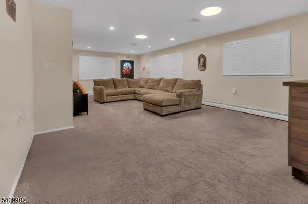 16 Bolans Ct, Berkeley Twp., NJ 08757