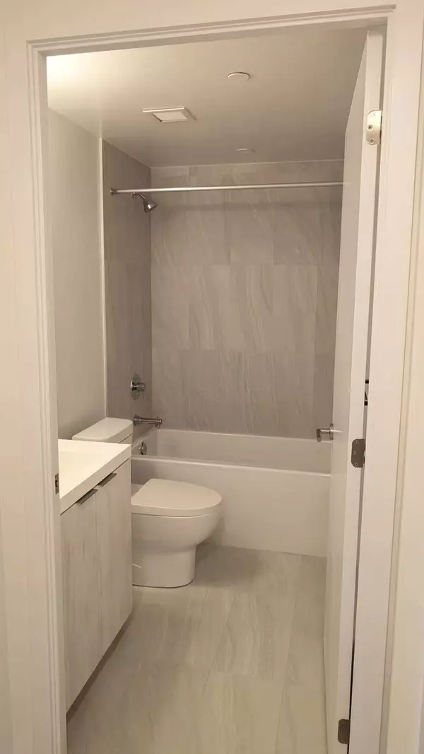 Toronto, ON M2M 3T3,5858 Yonge ST #924