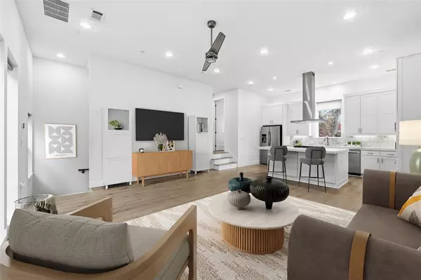 Dallas, TX 75206,5711 Bryan Parkway #104