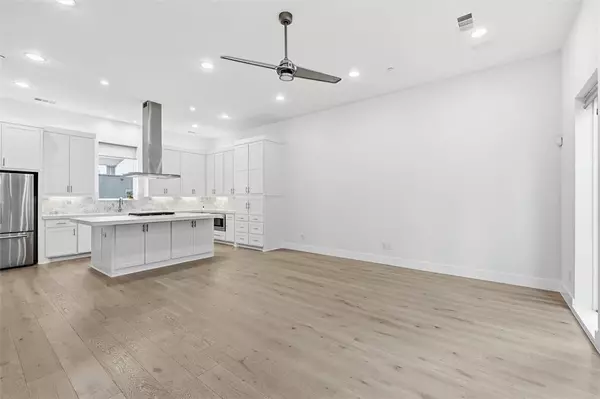 Dallas, TX 75206,5711 Bryan Parkway #104